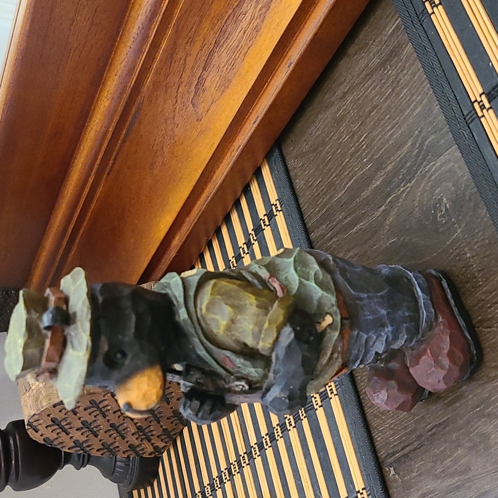 Resin crafted hunting bear - Picture 3 of 6